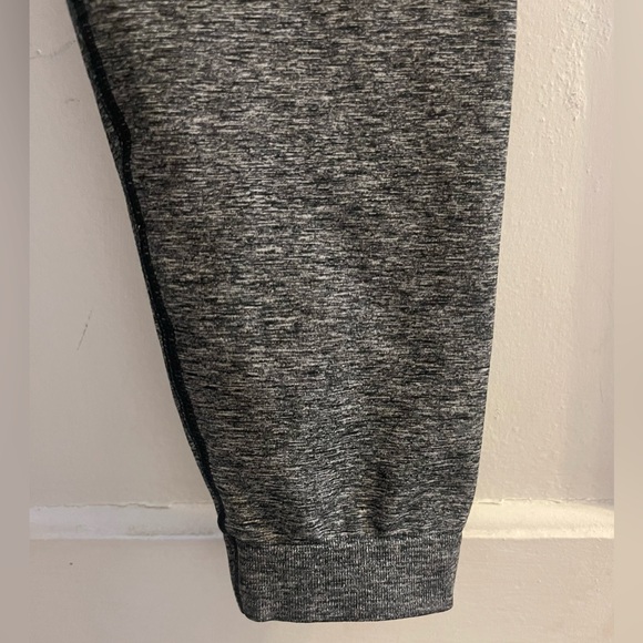 Gymshark Women’s Black Gray Marl ADAPT Seamless Leggings Size M - Picture 3 of 5